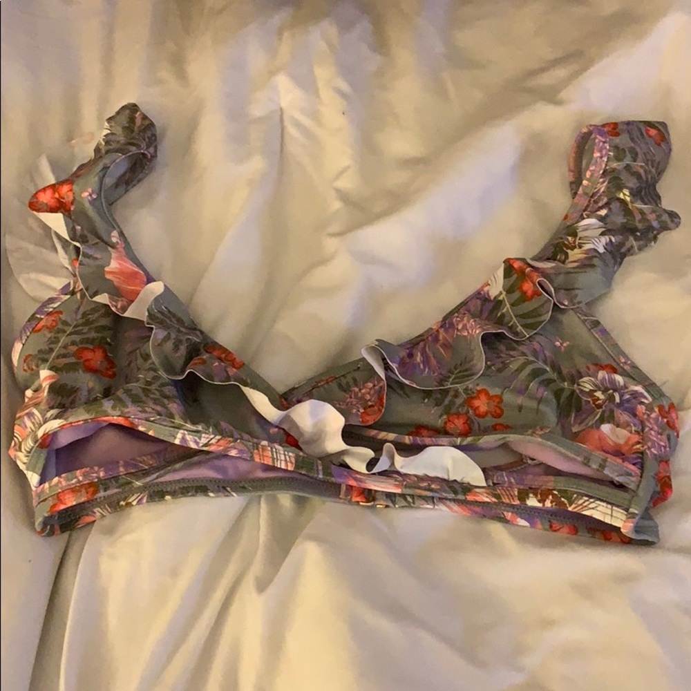 Size large New Boundaries floral bikini top